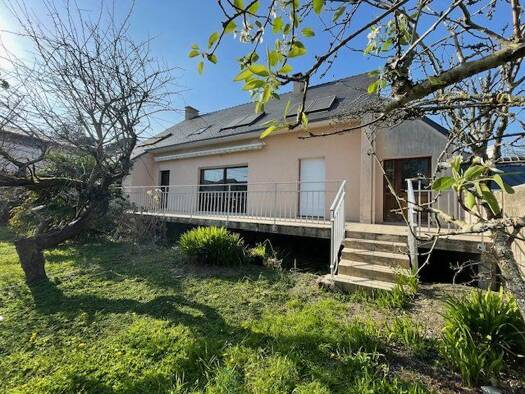 Maison à vendre 281 000 € 6 pièces 4 chambres 150 m² 341 m² de terrain Rive Droite Châteaulin 29150