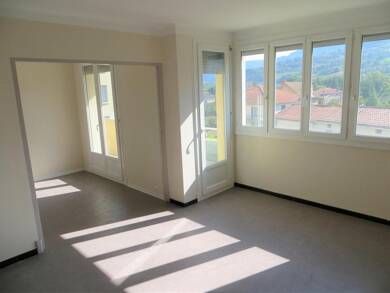 Appartement à louer 570 € 3 pièces 1 chambre 67 m² Étage 3/1 Quais du Tarn Millau 12100