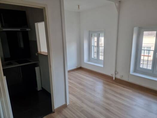 Appartement à louer 423 € 1 pièce 22,6 m² Étage 1/1 disponible dès maintenant Orléans 45000