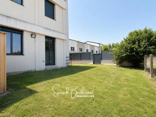 Appartement à vendre 390 000 € 4 pièces 3 chambres 97,9 m² RDC Brindas 69126