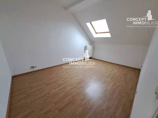 Appartement à louer 440 € 1 pièce 33 m² Étage 4/4 Ouest Amnéville 57360