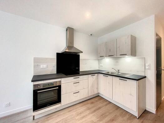 Appartement à louer 584 € 3 pièces 2 chambres 52,1 m² RDC Sud Saint-Flour 15100