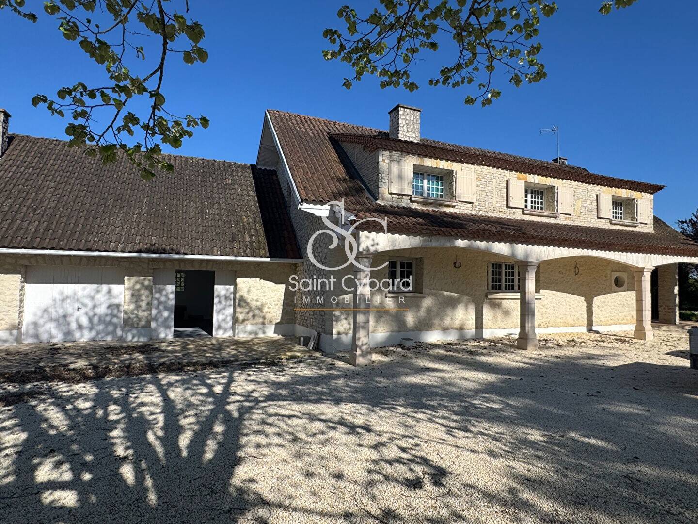Maison à vendre, 229m², ROULLET SAINT ESTEPHE