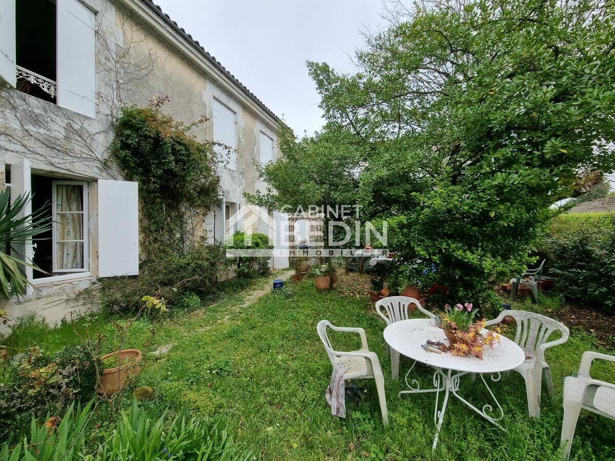 Maison à vendre, 225m², SAINT ROMAIN LA VIRVEE