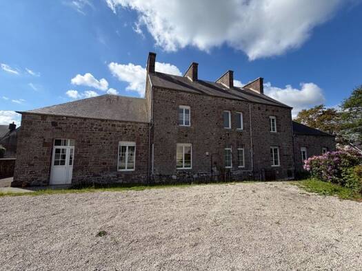 Immeuble à vendre 143 000 € 293 m² Bourgvallées 50750