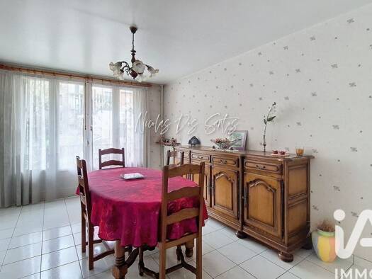 Appartement à vendre 210 000 € 4 pièces 2 chambres 67 m² Étage 2/3 République-Gare-Porte de Paris Saint-Denis 93200