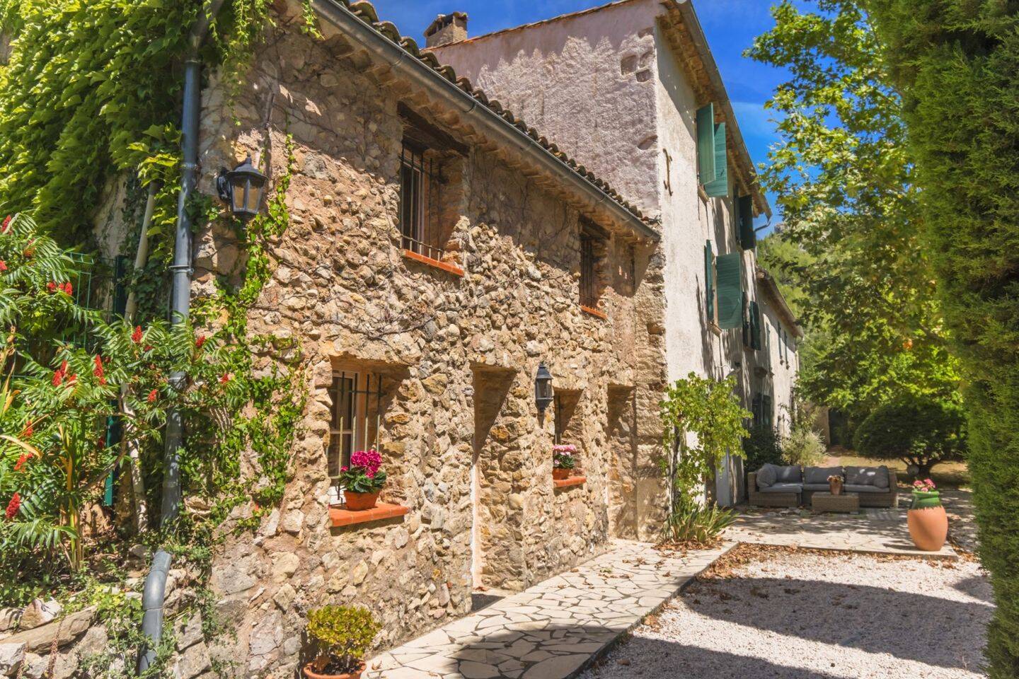 Maison à vendre, 330m², LA ROQUEBRUSSANNE