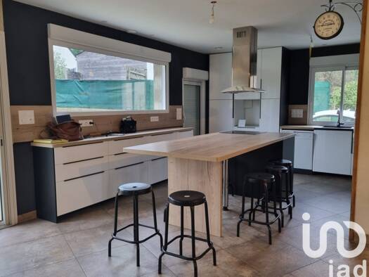 Maison à vendre 298 999 € 9 pièces 8 chambres 147 m² 1 314 m² de terrain La Chapelle-Saint-Laud 49140