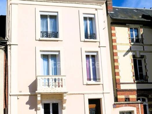 Maison de ville à vendre 128 000 € 6 pièces 4 chambres 117 m² 65 m² de terrain Cloyes-les-Trois-Rivières 28220