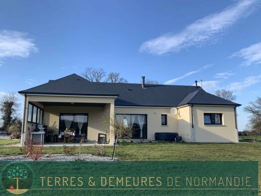 Ferme équestre à vendre 945 000 € 140 m² 85 000 m² de terrain Mortrée 61570
