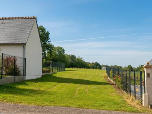 Terrain constructible à vendre 55 400 € 7 378 m² de terrain Neuville-sur-Brenne 37110