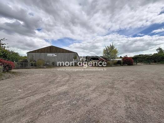 Entrepôt à vendre 440 000 € 1 056 m² d'espace de stockage Est Franqueville-Saint-Pierre 76520