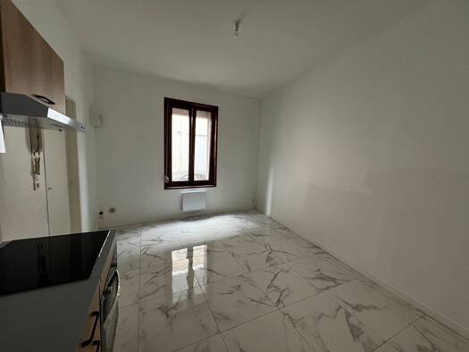 Appartement à louer 350 € 1 pièce 19 m² RDC/2 Le Quesnoy 59530