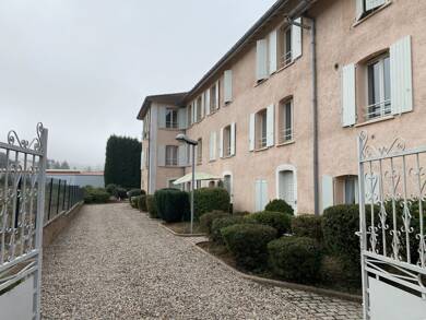 Appartement à louer 540 € 3 pièces 2 chambres 59 m² Dernier étage, Étage 2/2 Ste Foy l Argentiere 69610