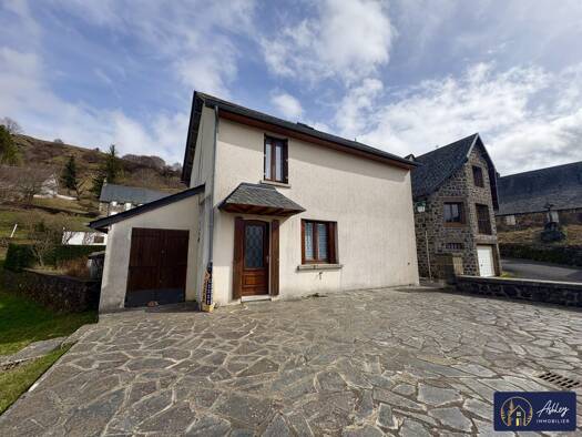 Maison à vendre 183 000 € 5 pièces 4 chambres 108 m² 1 324 m² de terrain Collandres 15400
