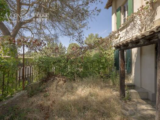 Maison à vendre 655 000 € 6 pièces 5 chambres 133,5 m² 2 042 m² de terrain Saint-Marc-Jaumegarde 13100