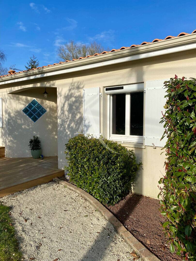 Maison à vendre, 115m², NIEUL LES SAINTES