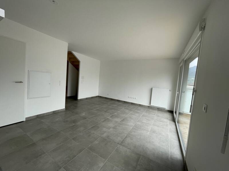 Maison à louer, 71m², CLUSES