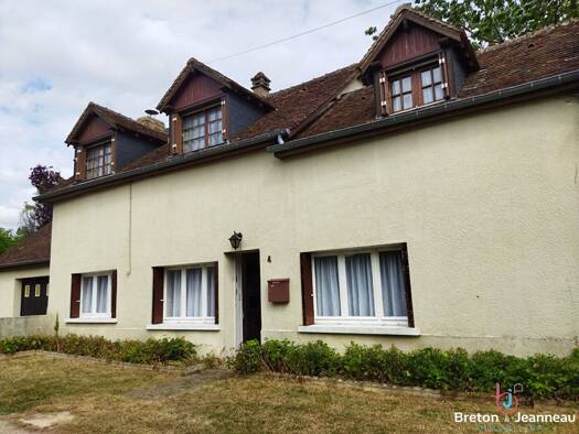 Maison à vendre 103 900 € 6 pièces 3 chambres 83 m² 350 m² de terrain Fresnay sur Sarthe 72130