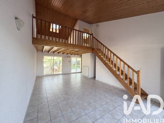 Maison à vendre 282 500 € 4 pièces 3 chambres 119,4 m² 379 m² de terrain Montaigu-Vendée 85600