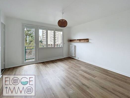 Appartement à louer 750 € 3 pièces 2 chambres 62 m² Étage 3/4 Le Plateau Bihorel 76420