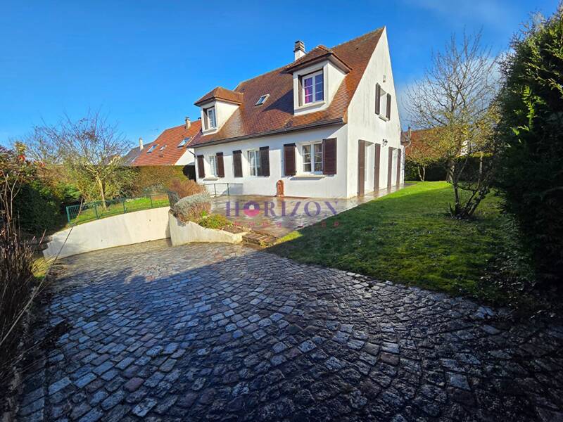 Maison à vendre, 142m², LA CHAPELLE EN SERVAL