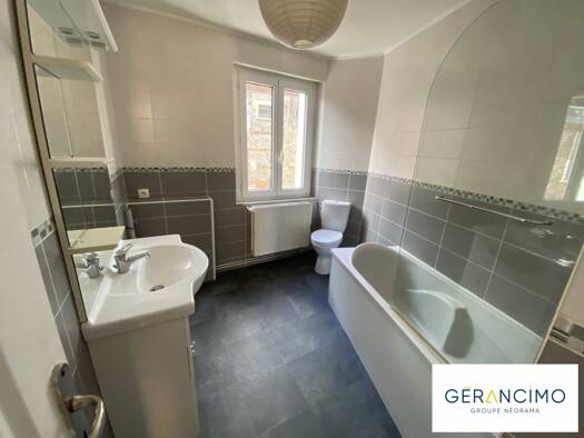 Maison à louer 750 € 4 pièces 3 chambres 74 m² Centre Ville Eu 76260