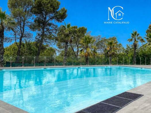 Appartement à vendre 249 000 € 2 pièces 1 chambre 53 m² Étage 2/3 Le PeyronSaint Sébastien Saint-Raphaël 83700