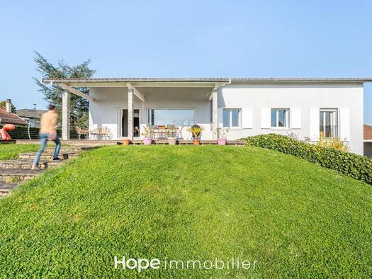 Maison de plain-pied à vendre 675 000 € 6 pièces 5 chambres 170 m² 800 m² de terrain Chazay d Azergues 69380