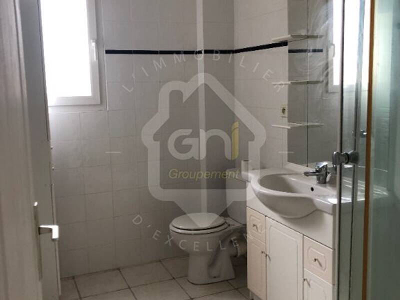 Maison à louer, 54m², JONQUIERES SAINT VINCENT