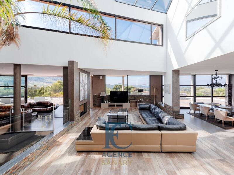 Maison à vendre, 800m², LA CADIERE D'AZUR