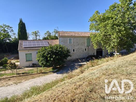 Mas à vendre 380 000 € 5 pièces 3 chambres 100 m² 2 150 m² de terrain Zone Sud Saint-Gilles 30800