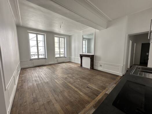 Appartement à louer 1 250 € 4 pièces 80,2 m² 1er étage Centre Ville-Cathédrale-Marché-Grande Île-Clos Godet Meaux 77100