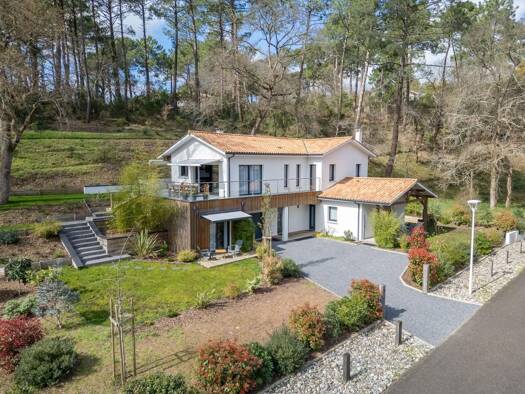 Villa à vendre 956 000 € 7 pièces 6 chambres 207 m² 1 036 m² de terrain La Plage-Bourg Biscarrosse 40600