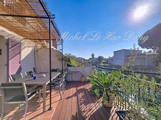 Maison à vendre 430 000 € 4 pièces 3 chambres 94 m² 21 m² de terrain Peripherie Aigues-Mortes 30220