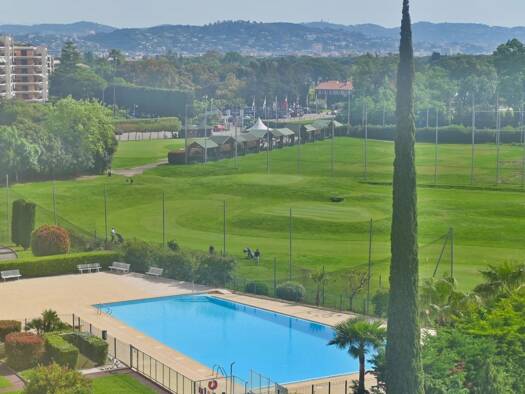 Appartement à vendre 145 000 € 1 pièce 26,4 m² Étage 6/8 Cannes Marina-La Roubine Mandelieu-la-Napoule 06210