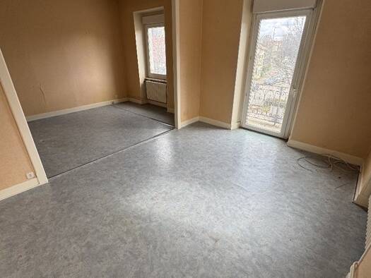 Appartement à vendre 159 000 € 8 pièces 7 chambres 250 m² RDC Giromagny 90200