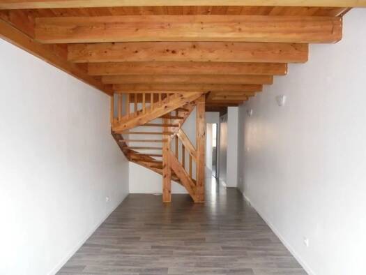 Duplex à louer 547 € 3 pièces 2 chambres 74 m² 3ème étage Brives-Charensac 43700