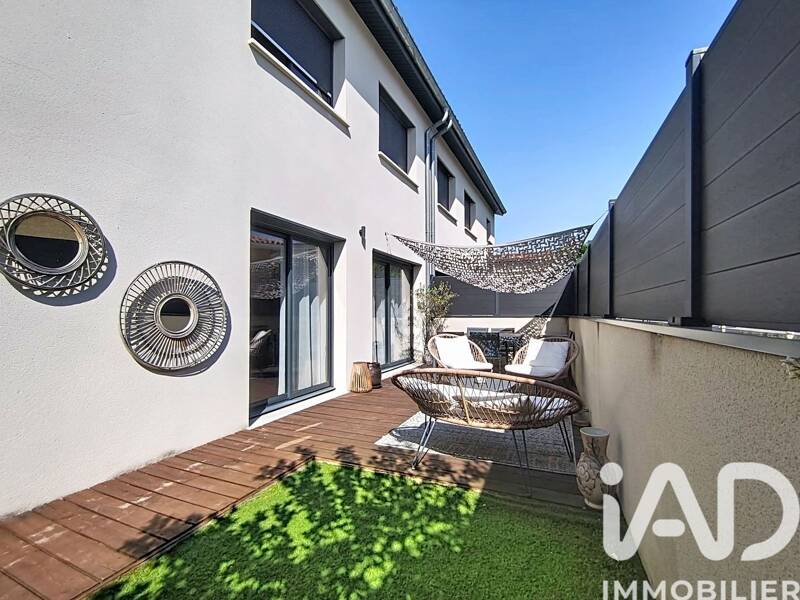 Maison à vendre, 132m², SAINT GENIS LES OLLIERES