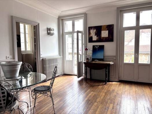 Appartement à vendre 260 000 € 4 pièces 2 chambres 92,43 m² 1er étage Dijon 21000