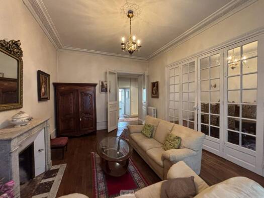 Appartement à vendre 313 000 € 4 pièces 3 chambres 162 m² RDC Poitiers 86000