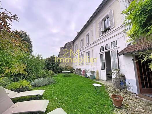 Maison à vendre 649 000 € 13 pièces 9 chambres 310 m² 374 m² de terrain Melun 77000