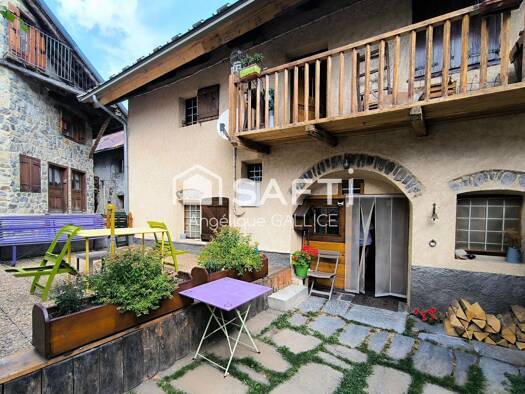Maison à vendre 599 000 € 4 pièces 2 chambres 148 m² 228 m² de terrain Le Monêtier-les-Bains 05220