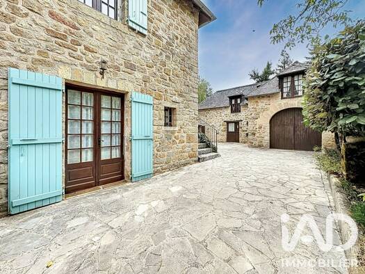 Maison à vendre 369 500 € 8 pièces 4 chambres 228,93 m² 2 910 m² de terrain Rural Terrasson-Lavilledieu 24120