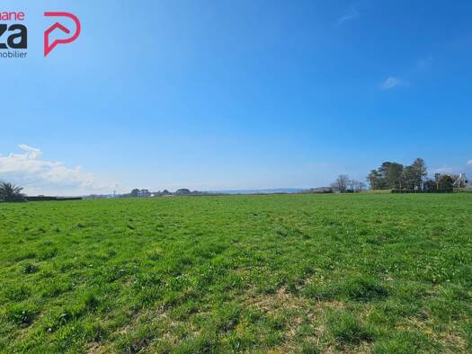 Terrain constructible à vendre 45 100 € 302 m² de terrain Kerlaz 29100