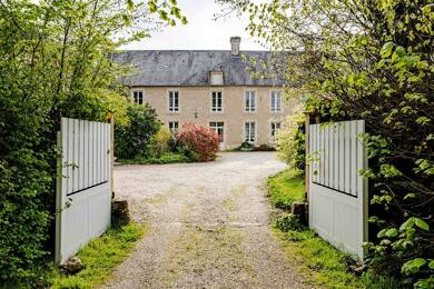 Maison à vendre 745 000 € 17 pièces 7 chambres 312 m² 15 108 m² de terrain Bayeux 14400