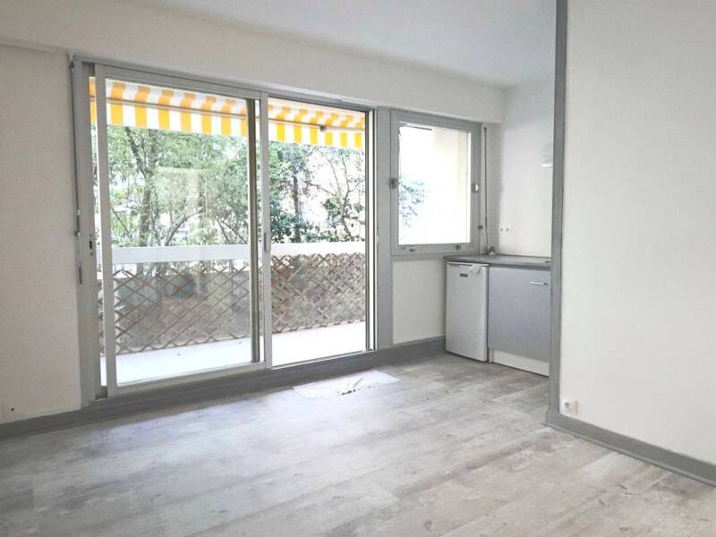 Maison à louer, 21m², PARIS 16E