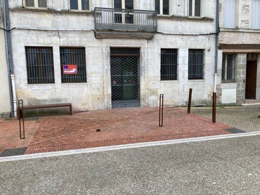 Local commercial à louer 490 € 216 m² de surface de vente Monclar 47380