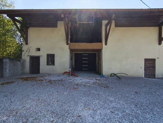 Maison à vendre 299 000 € 3 pièces 2 chambres 471 m² 262 m² de terrain Cités Thonon-les-Bains 74200