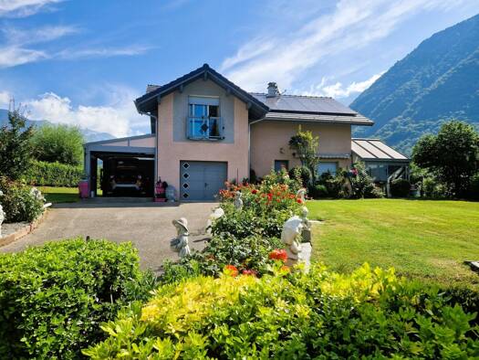 Maison à vendre 381 470 € 6 pièces 3 chambres 179 m² 1 687 m² de terrain Saint-Avre 73130